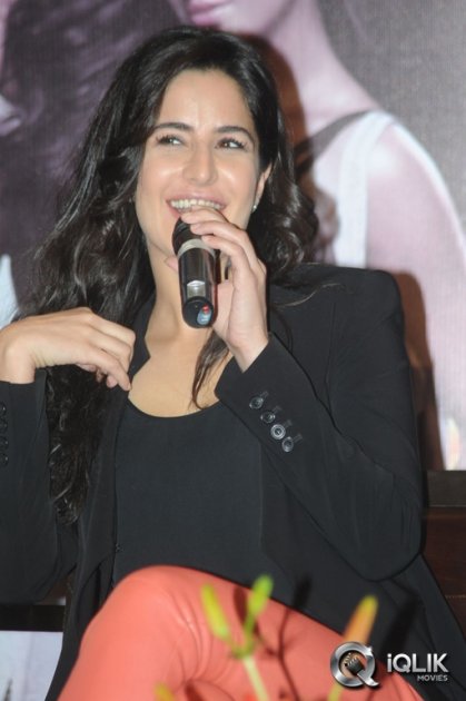 Katrina-Kaif-at-Dhoom-3-Press-Meet
